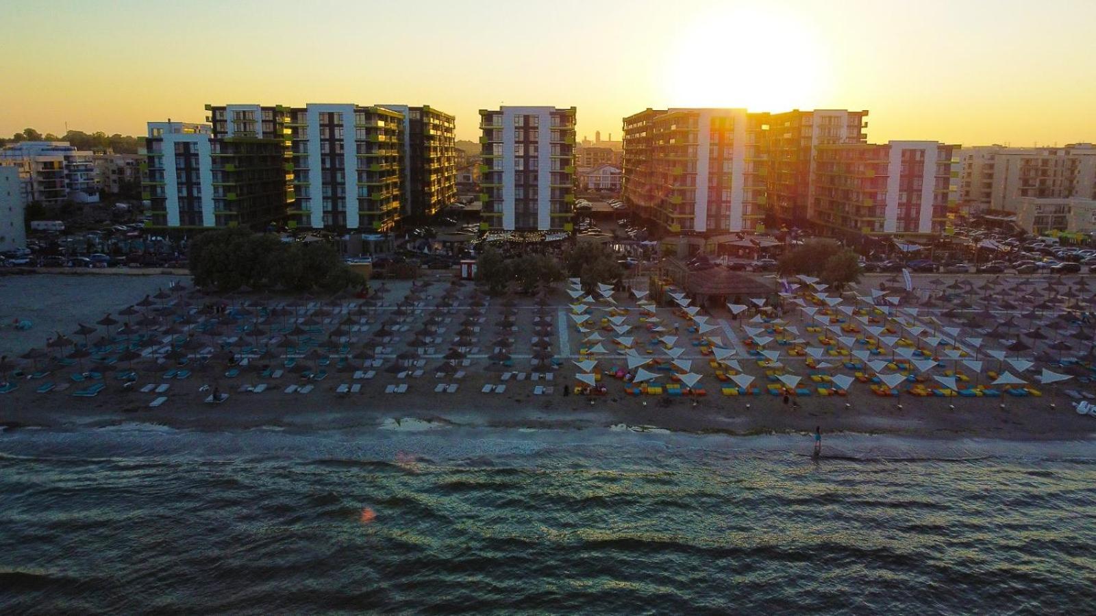 Evelyn'S Apartment Spa&Pool Beach Resort Mamaia Exterior foto